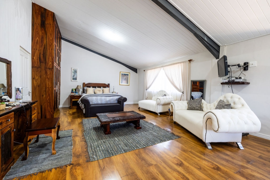 6 Bedroom Property for Sale in Stellenbosch Farms Western Cape